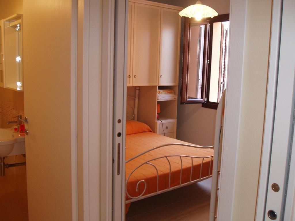 Il Girasole Villa SantʼAntìoco Oda fotoğraf